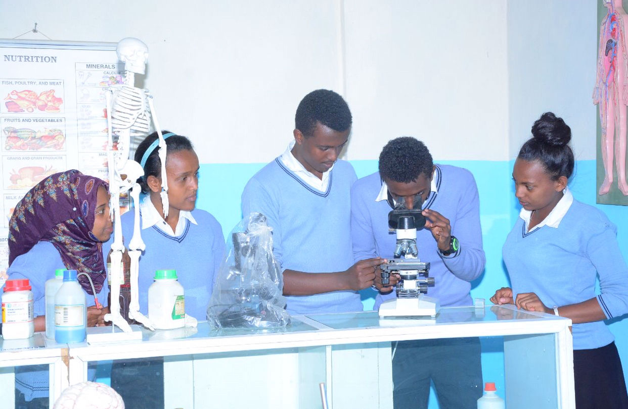 Obadi Academy students in the lab